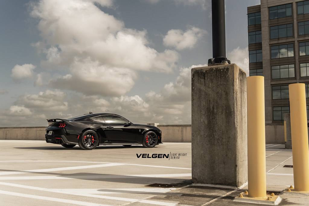 Darkhorse - VF10 - Satin Black_10.jpeg