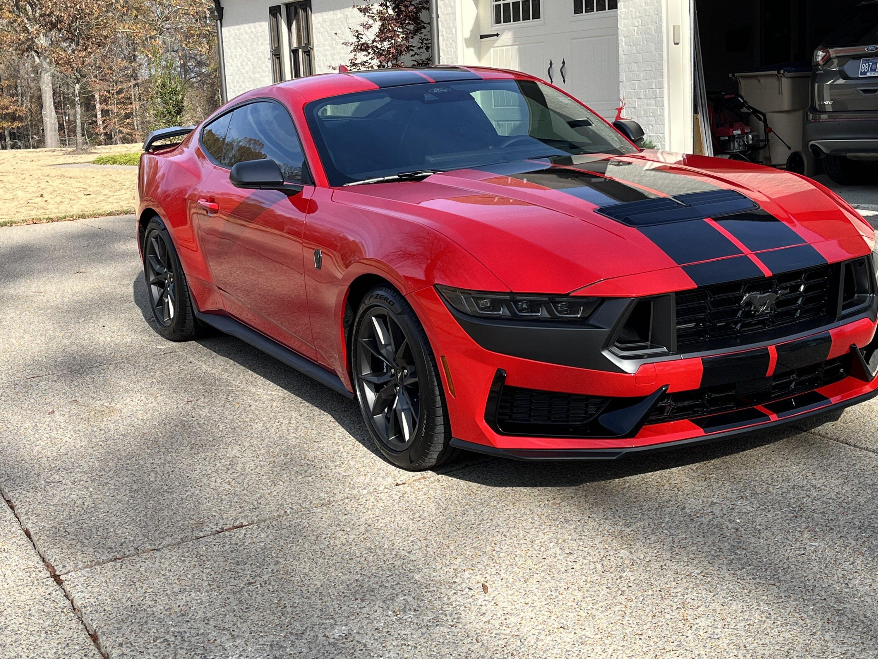 S650 Mustang It was time to stripe the car DH5