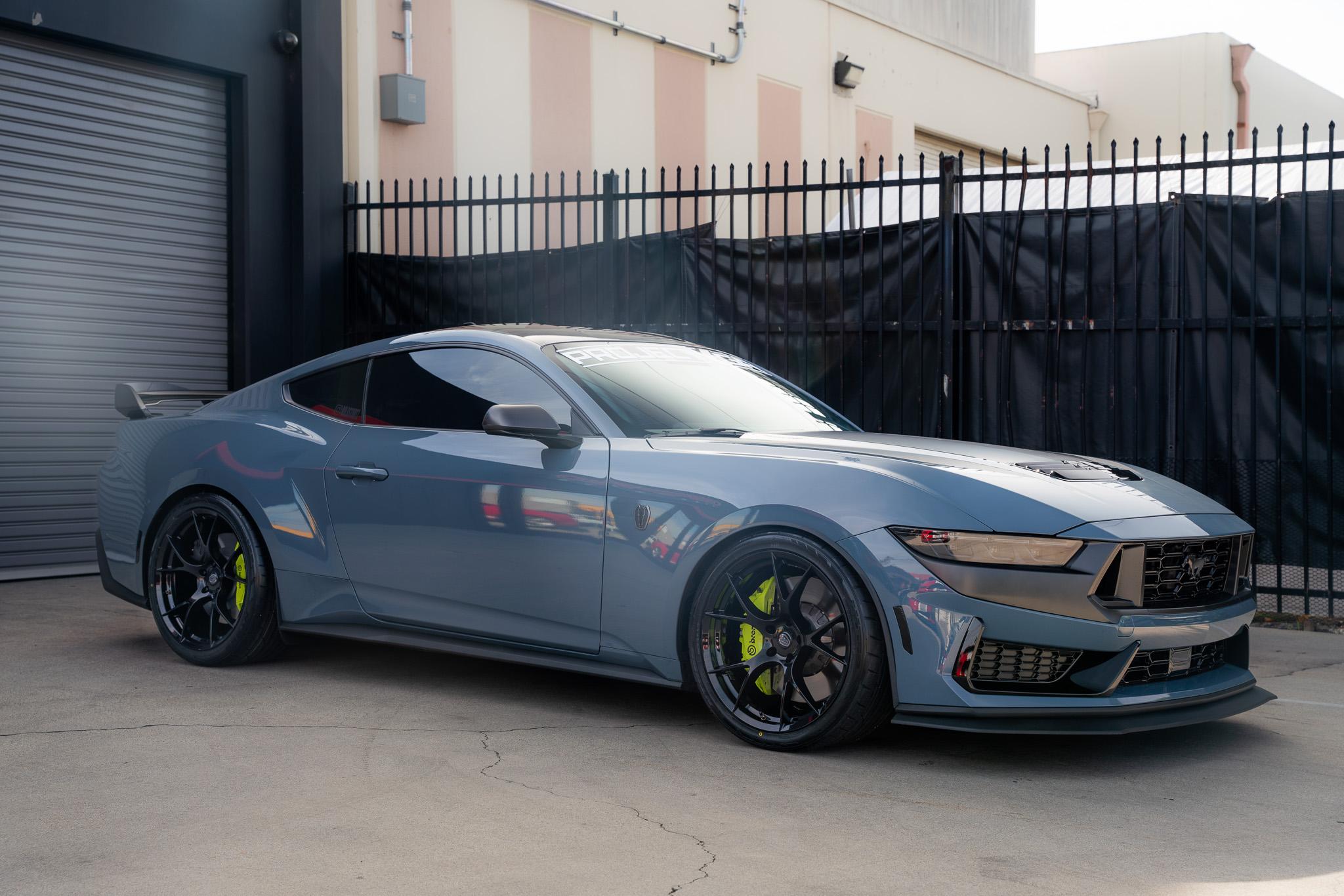 S650 Mustang Black Wheels or Gloss Gun Metal on my Vapor Blue Dark Horse DSC06415
