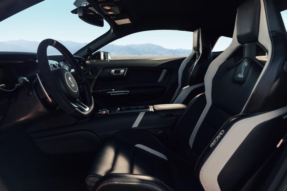 S650 Mustang Base seats? dsc09756_2