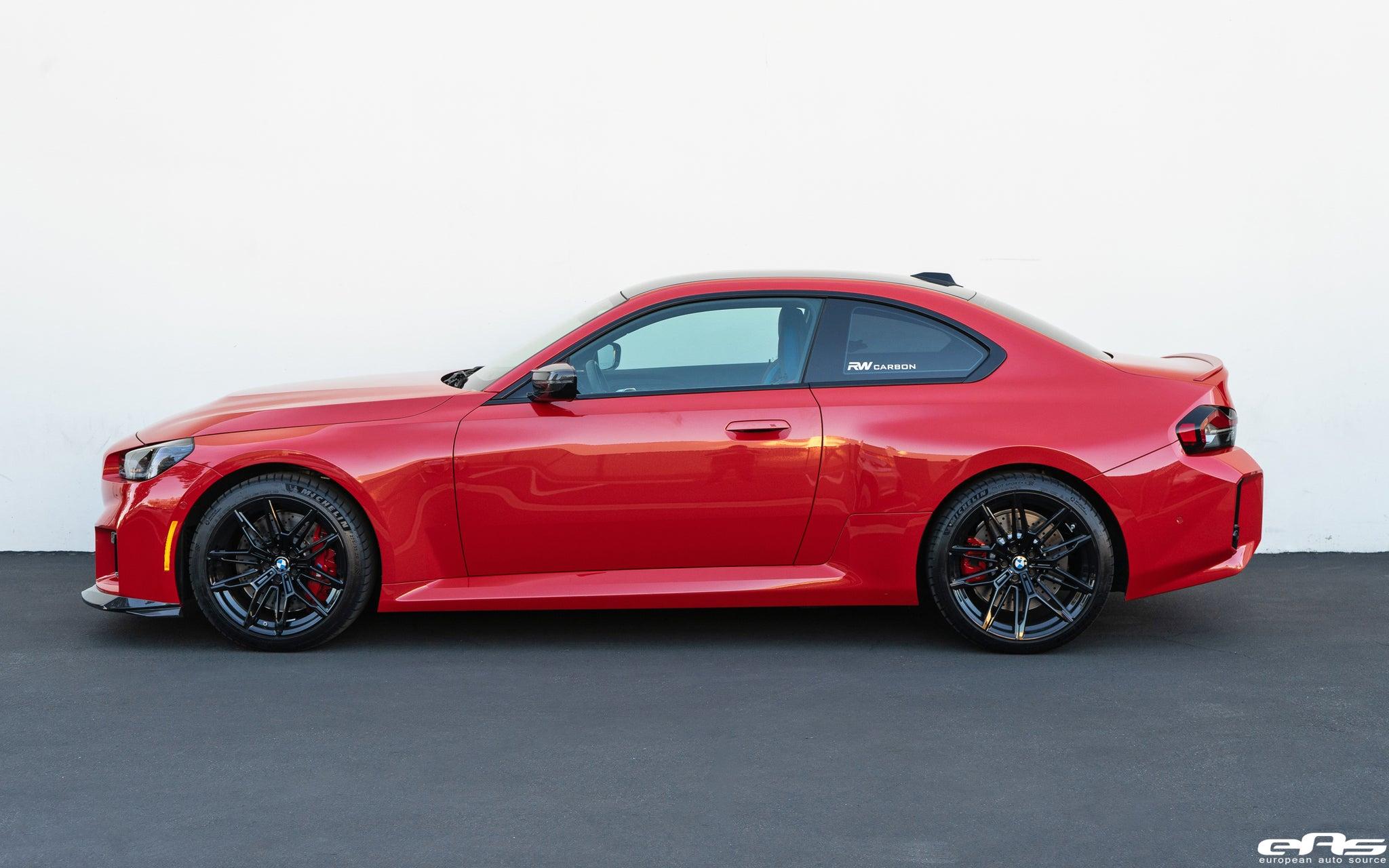 S650 Mustang 2024 Dark Horse Mustang vs 2023 BMW M2 - Car and Driver Comparison Review EAS01916_2048x2048