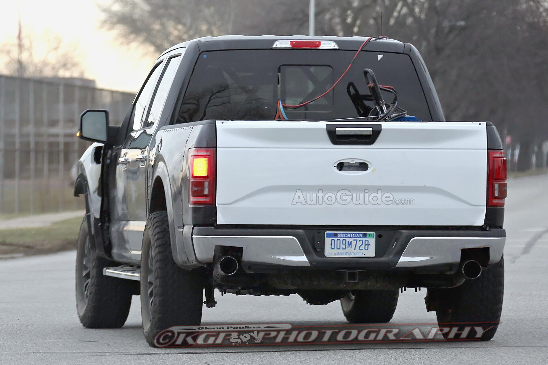 S650 Mustang S650 is out there somewhere, isn't she? Ford-F-150-Mule-Spy-Photo-6
