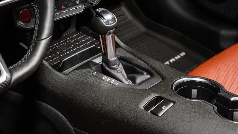 S650 Mustang S650 with Performance Pack "Emergency Brake" Ford-Mustang-automatic-with-standard-parking-brake