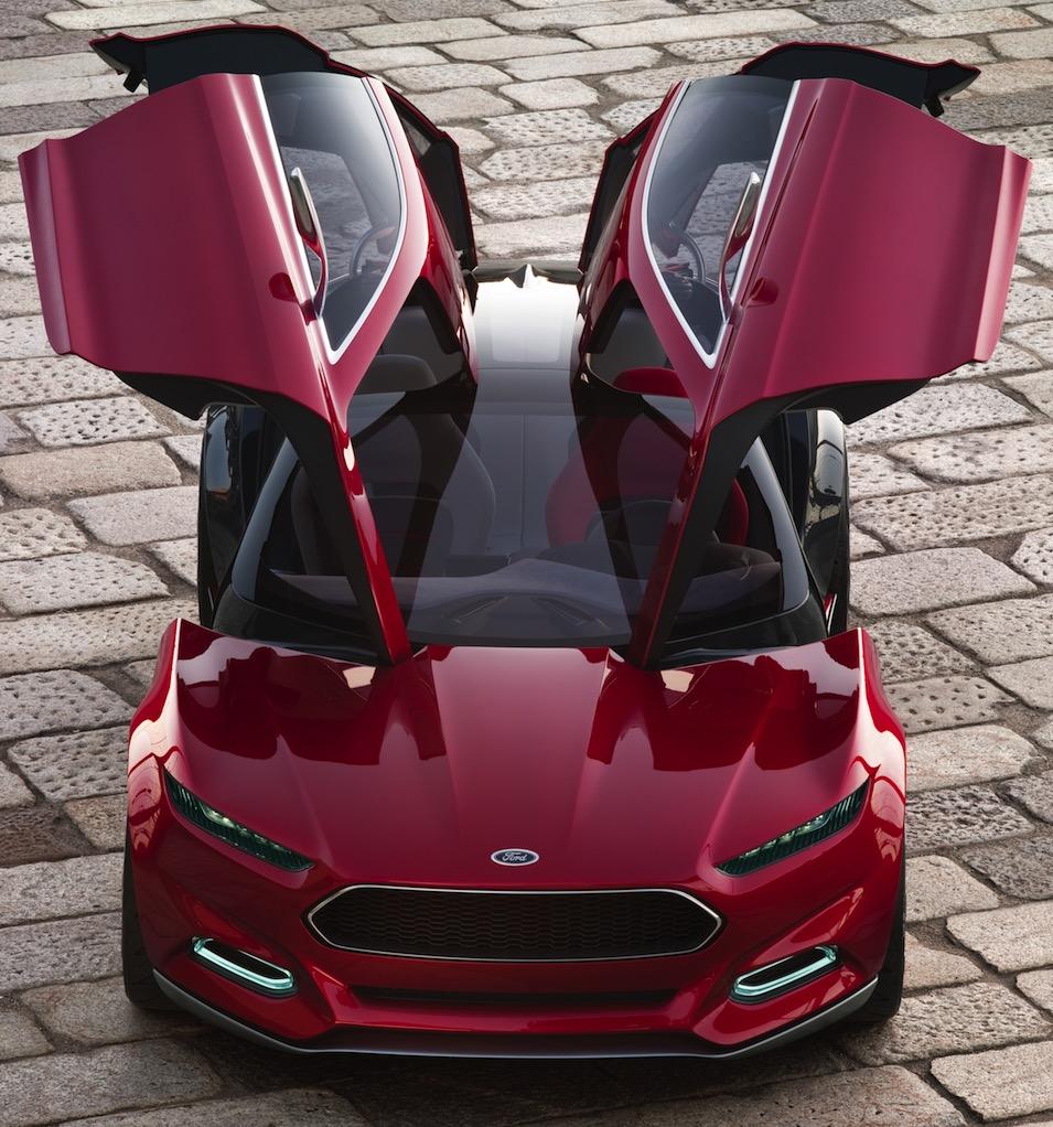 S650 Mustang Video: Dark Horse S650 shown to assembly workers w/ headlights animation, cold start and revving sounds FORD_evos_concept