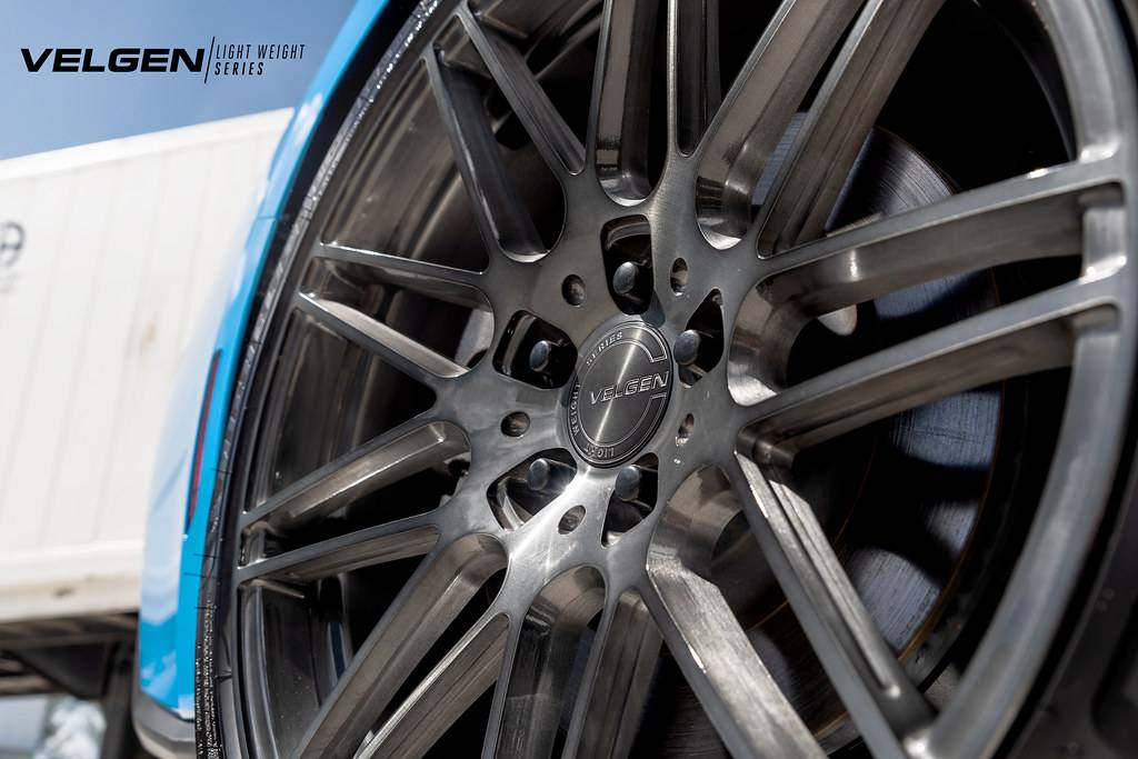 Grabber Blue S650 Mustang - VF9 - Brushed Titanium_7.jpeg
