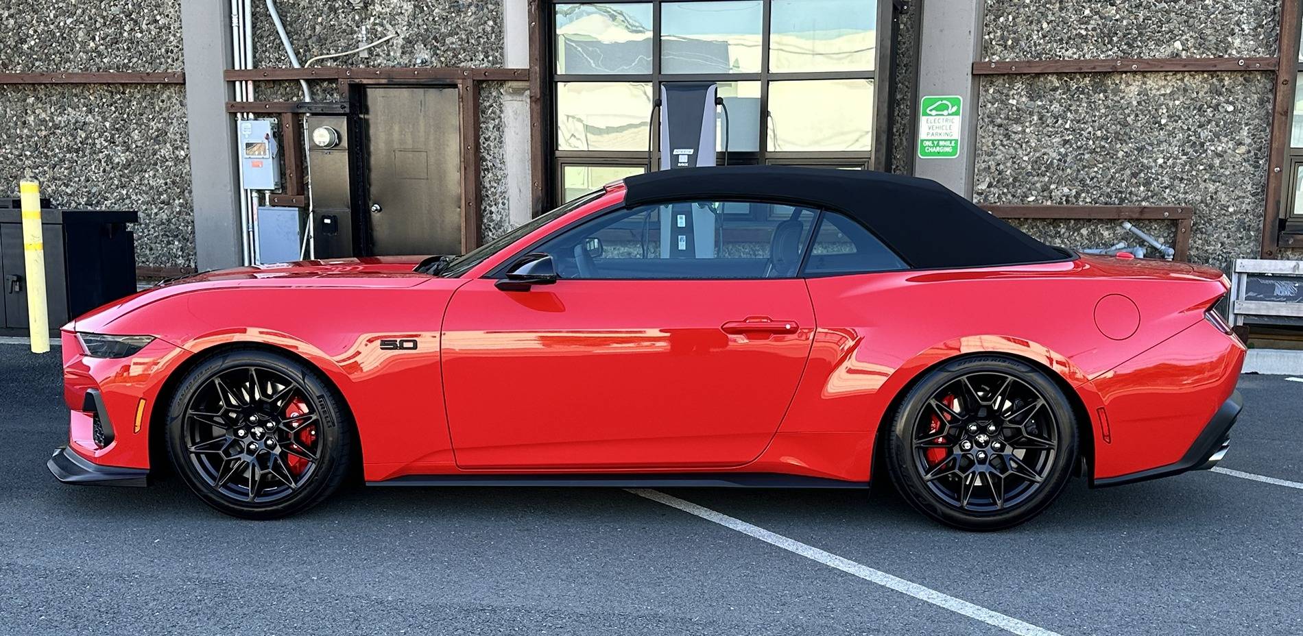 S650 Mustang Pics of S650 Mustang convertible with top up? GT 16
