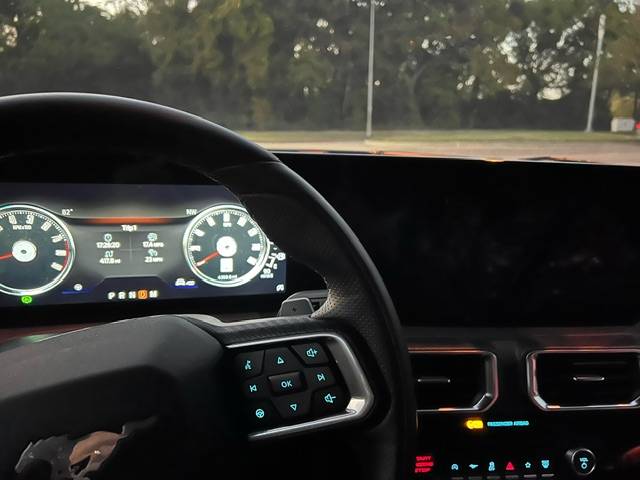 S650 Mustang 2024 gt mustang conv DASHBOARD wont turn on image0 (4)