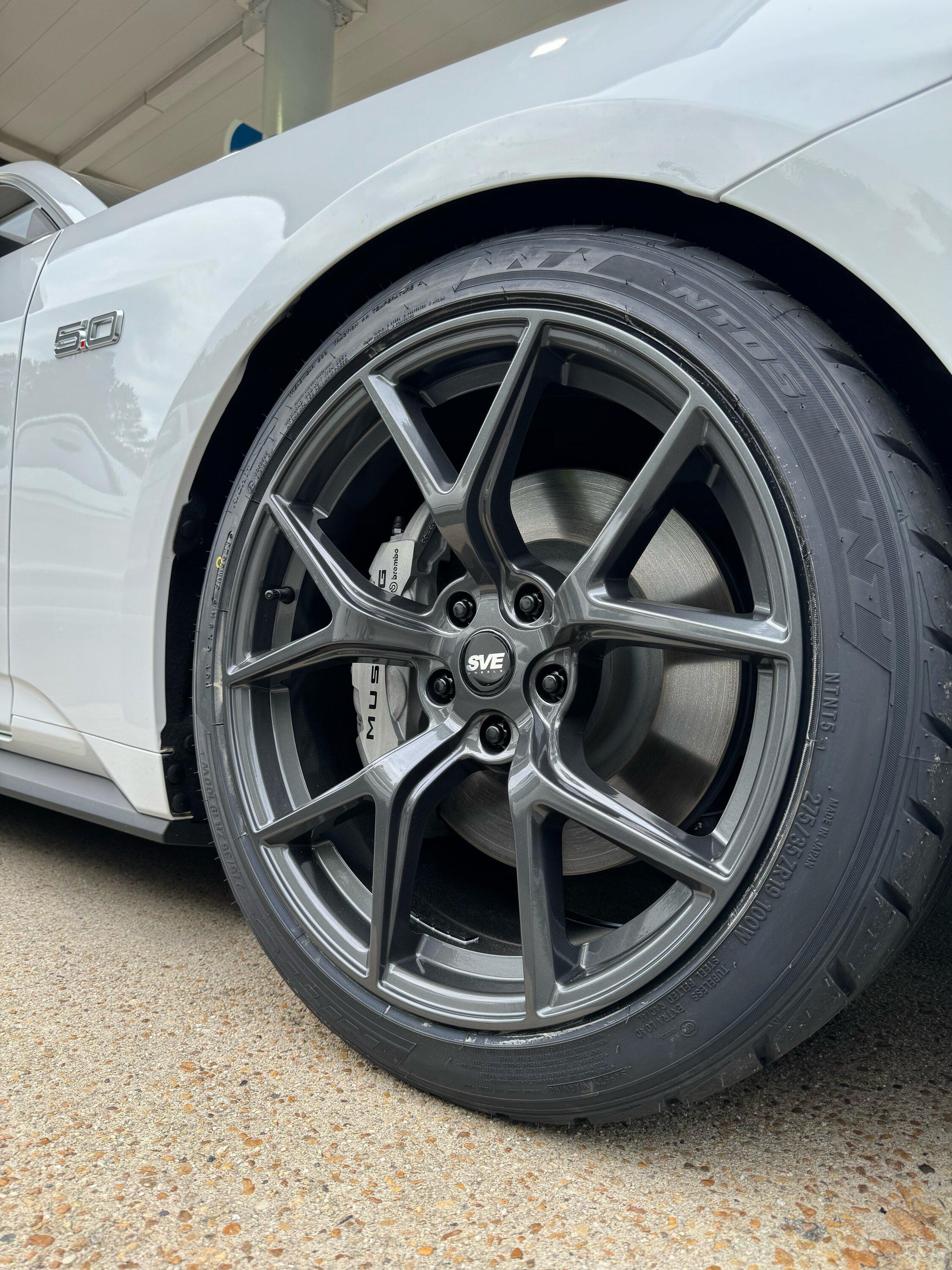 S650 Mustang White 2024 Mustang GT on SVE SP2 Wheels image2 (2) (1)