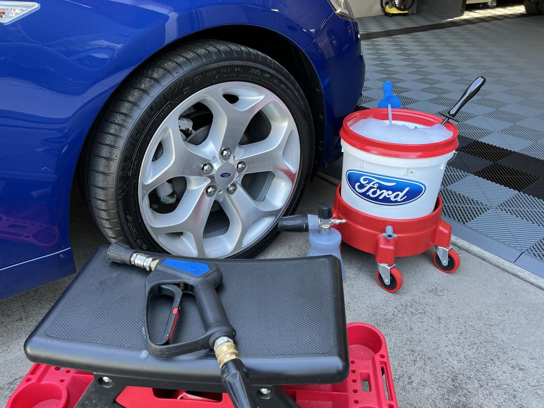 S650 Mustang Wash Media: Mitts, Sponges & Pads IMG-0254