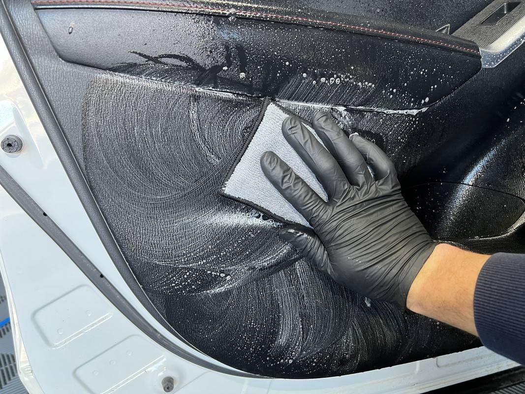 S650 Mustang Interior Cleaner & Detailer Shoot-Out! IMG-4349