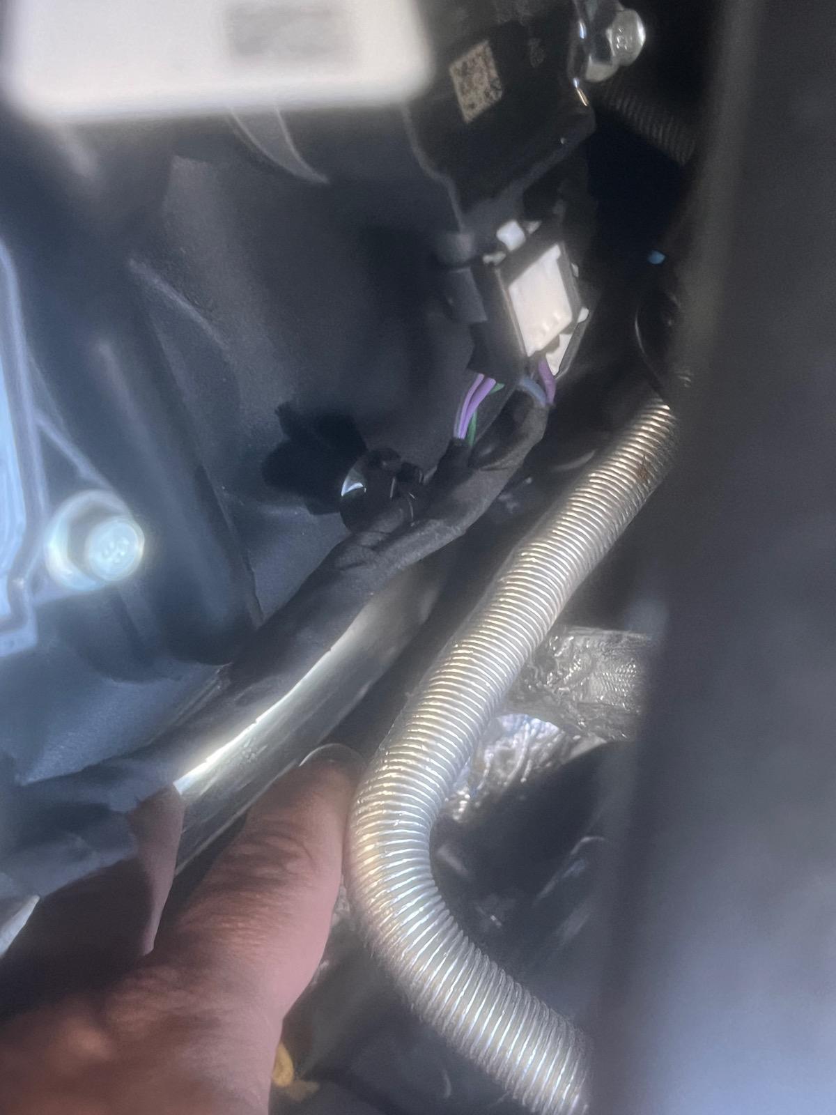 S650 Mustang Recall 24S36 - Leaking Hydraulic Clutch Pressure Line IMG_0920