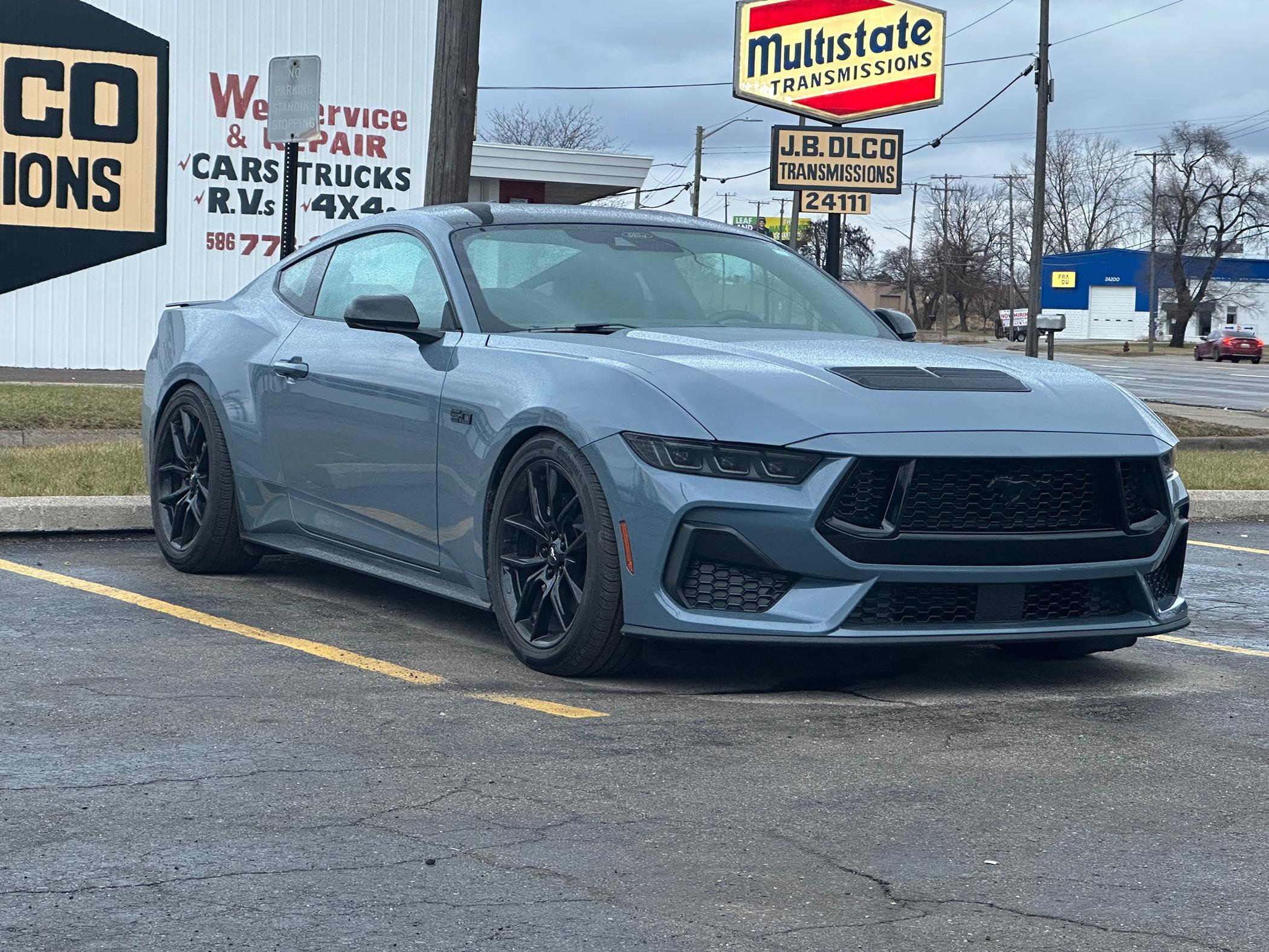 S650 Mustang GT vs Dark Horse IMG_1230
