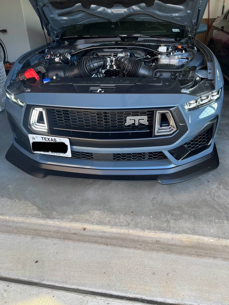 S650 Mustang Drivers grille light out after a little less than two months IMG_2681