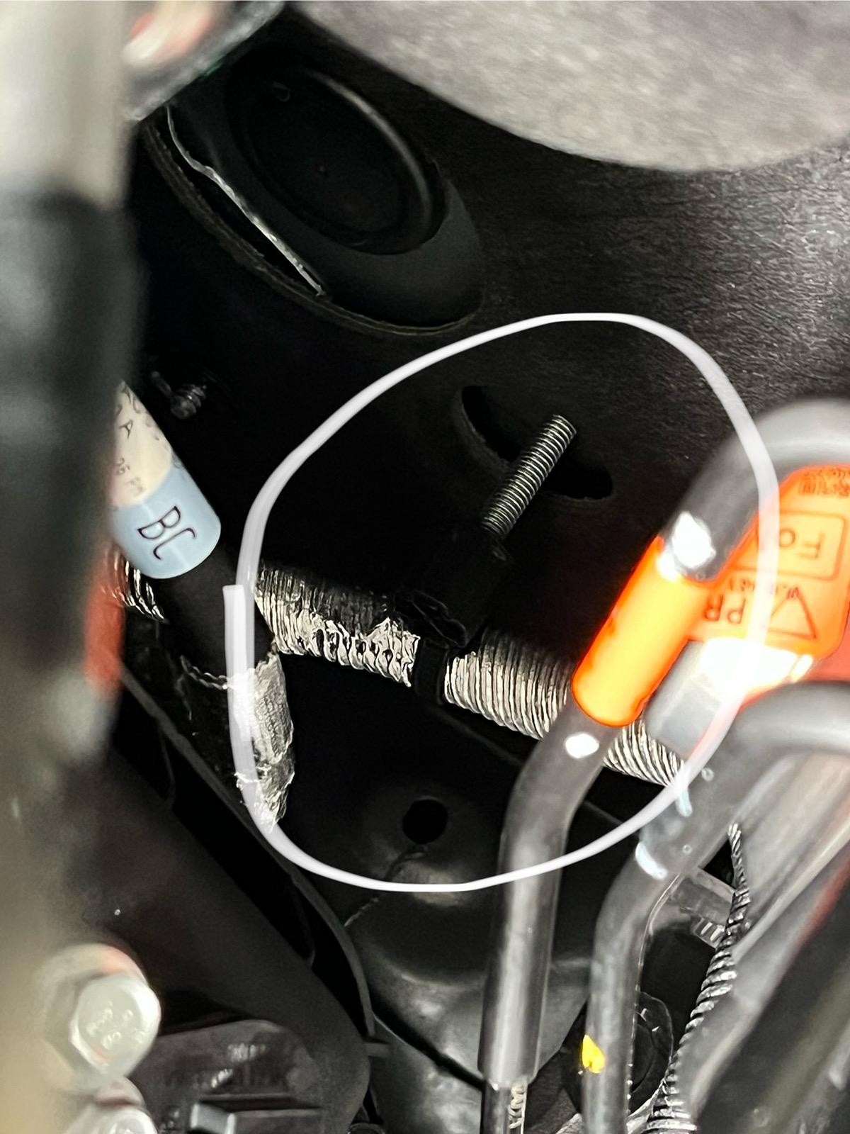 S650 Mustang Recall 24S36 - Leaking Hydraulic Clutch Pressure Line IMG_3620