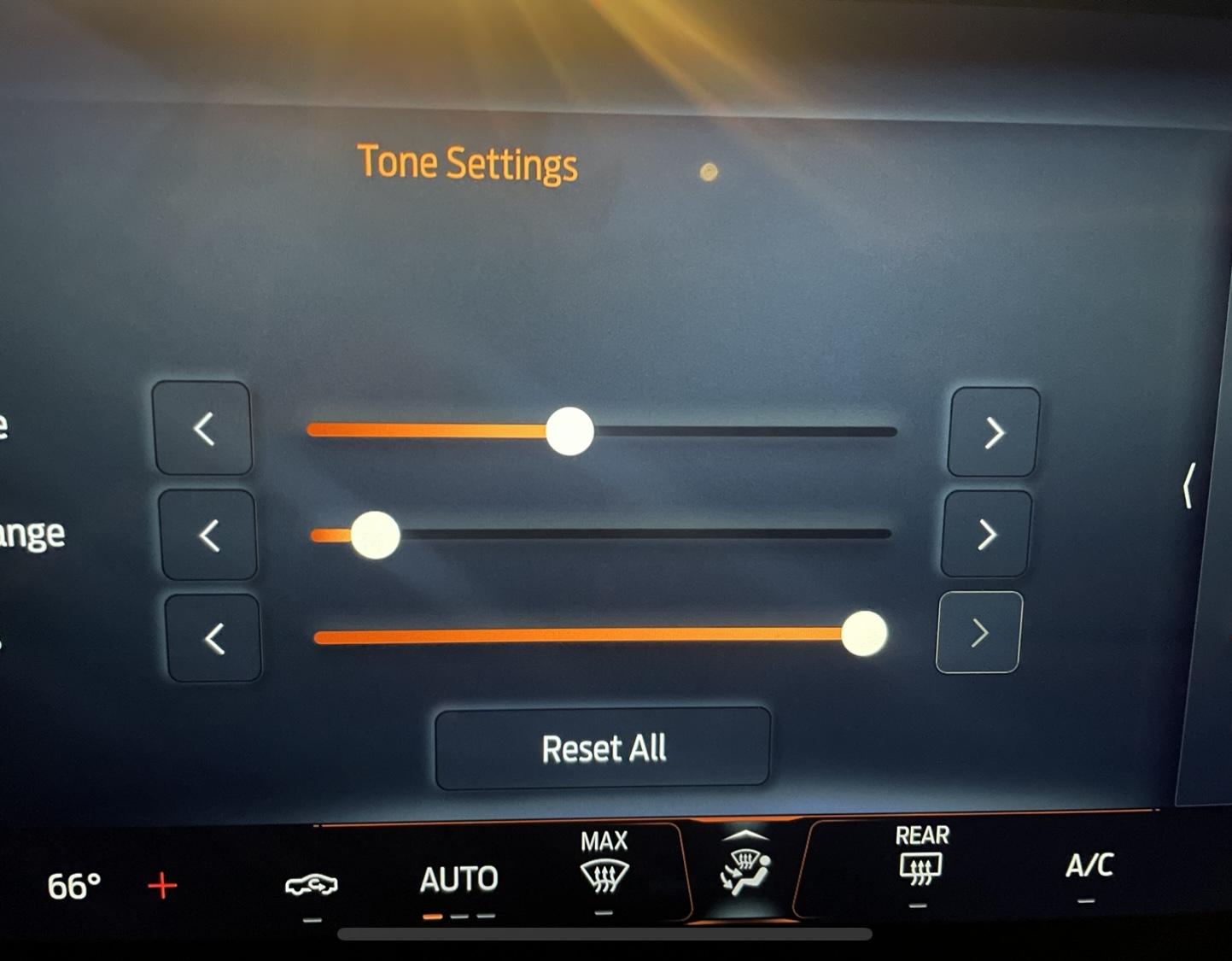S650 Mustang Minimal Bass - B&O Sound System IMG_6456