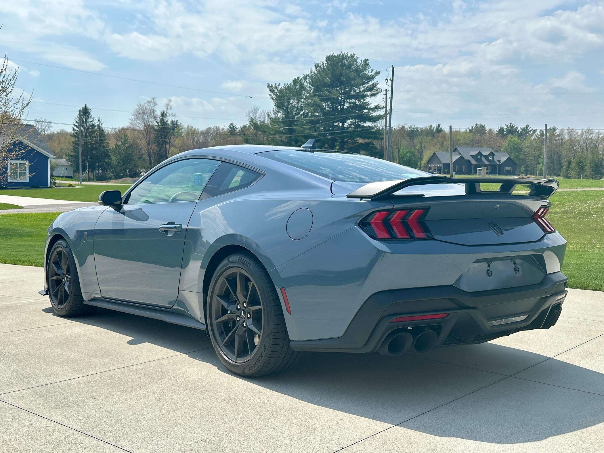 S650 Mustang Black Wheels or Gloss Gun Metal on my Vapor Blue Dark Horse IMG_7737.JPEG