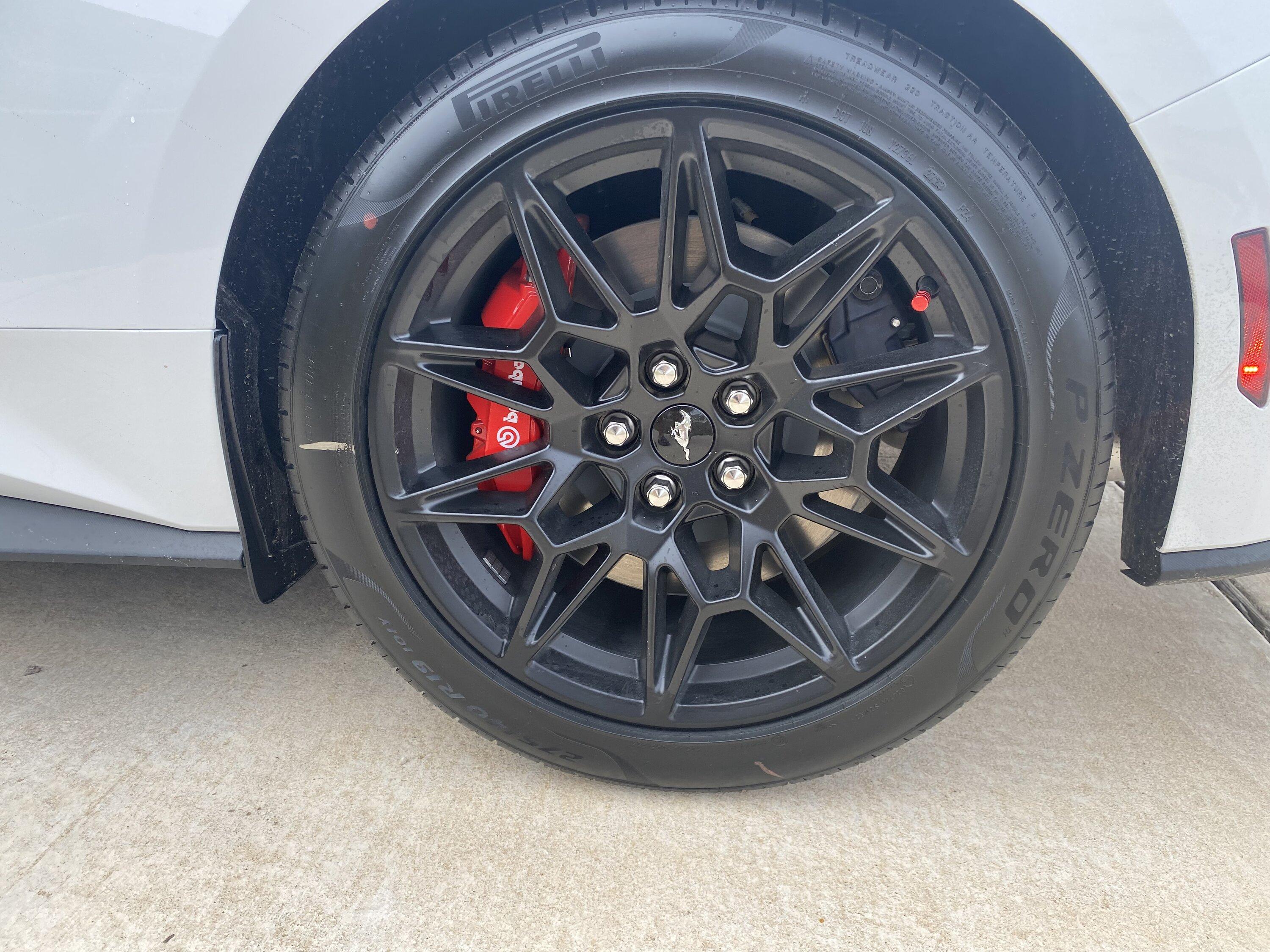 S650 Mustang Does the Dark Horse come with Brembo brakes in the rear? IMG_7747
