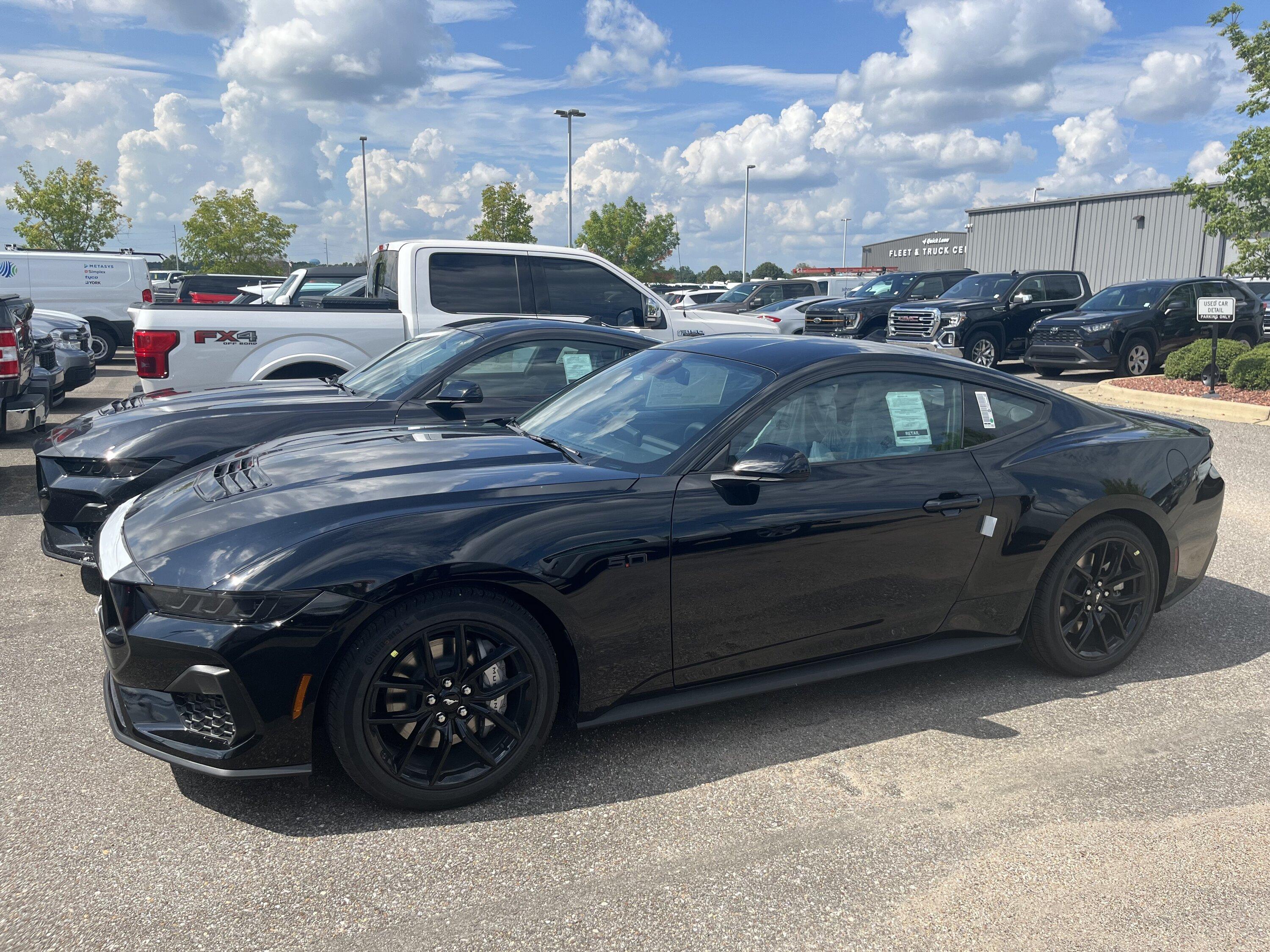 S650 Mustang Dealer just unexpectedly received 4 GTs!! IMG_7924