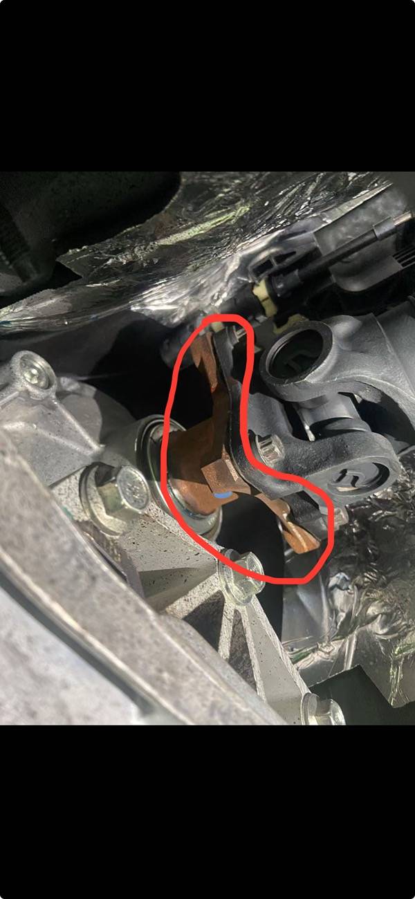 S650 Mustang Clunking noise from the transmission  when slowing down! IMG_8732