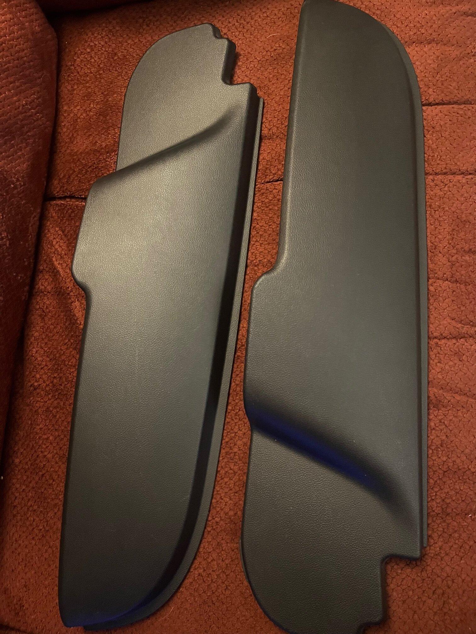 S650 Mustang Convertible Boot Side Plastic Cover Panels IMG_9343