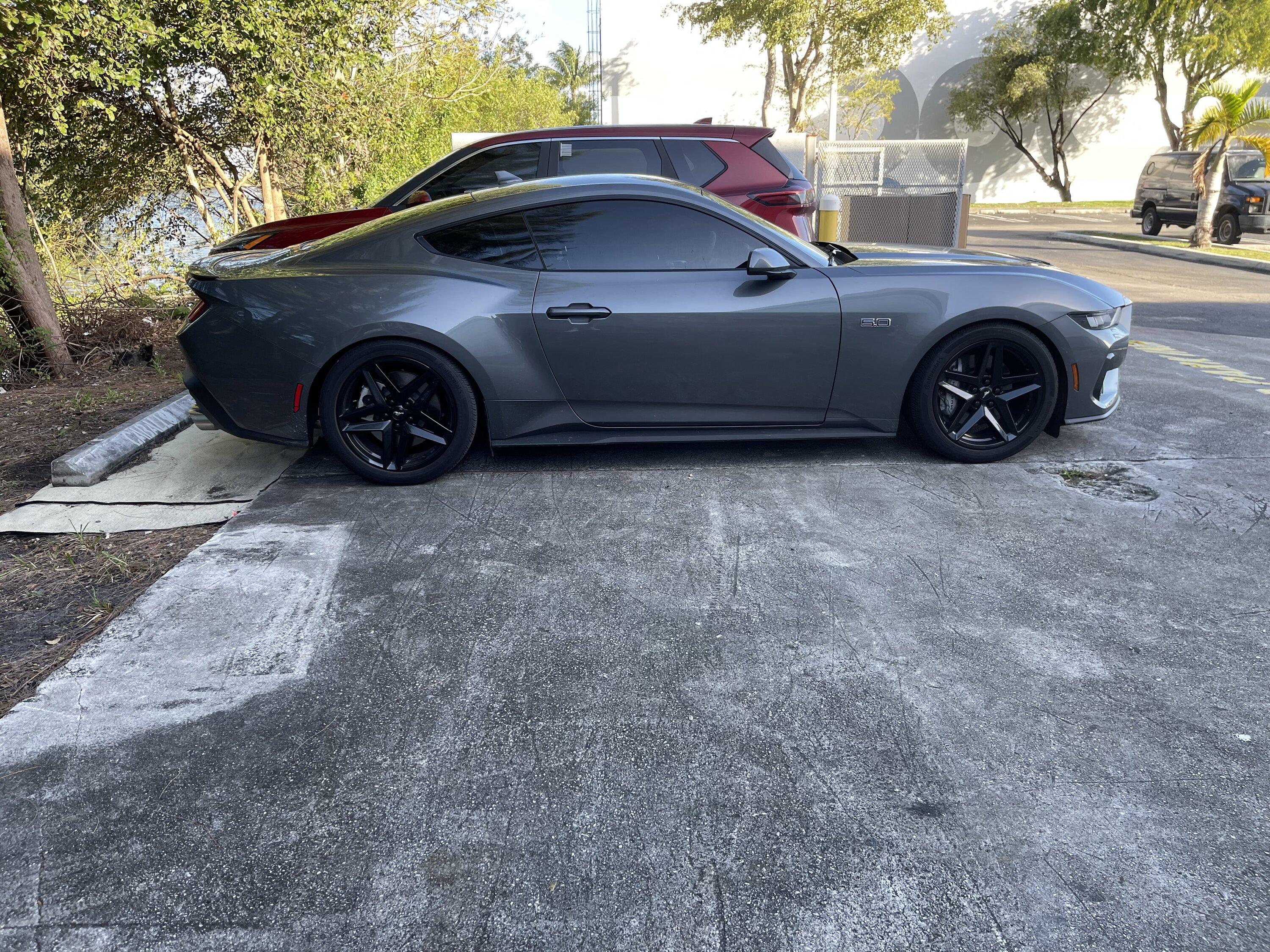 S650 Mustang Springs and wheels done finally! Steeda lowering springs + Velgen VF10 wheels IMG_9657