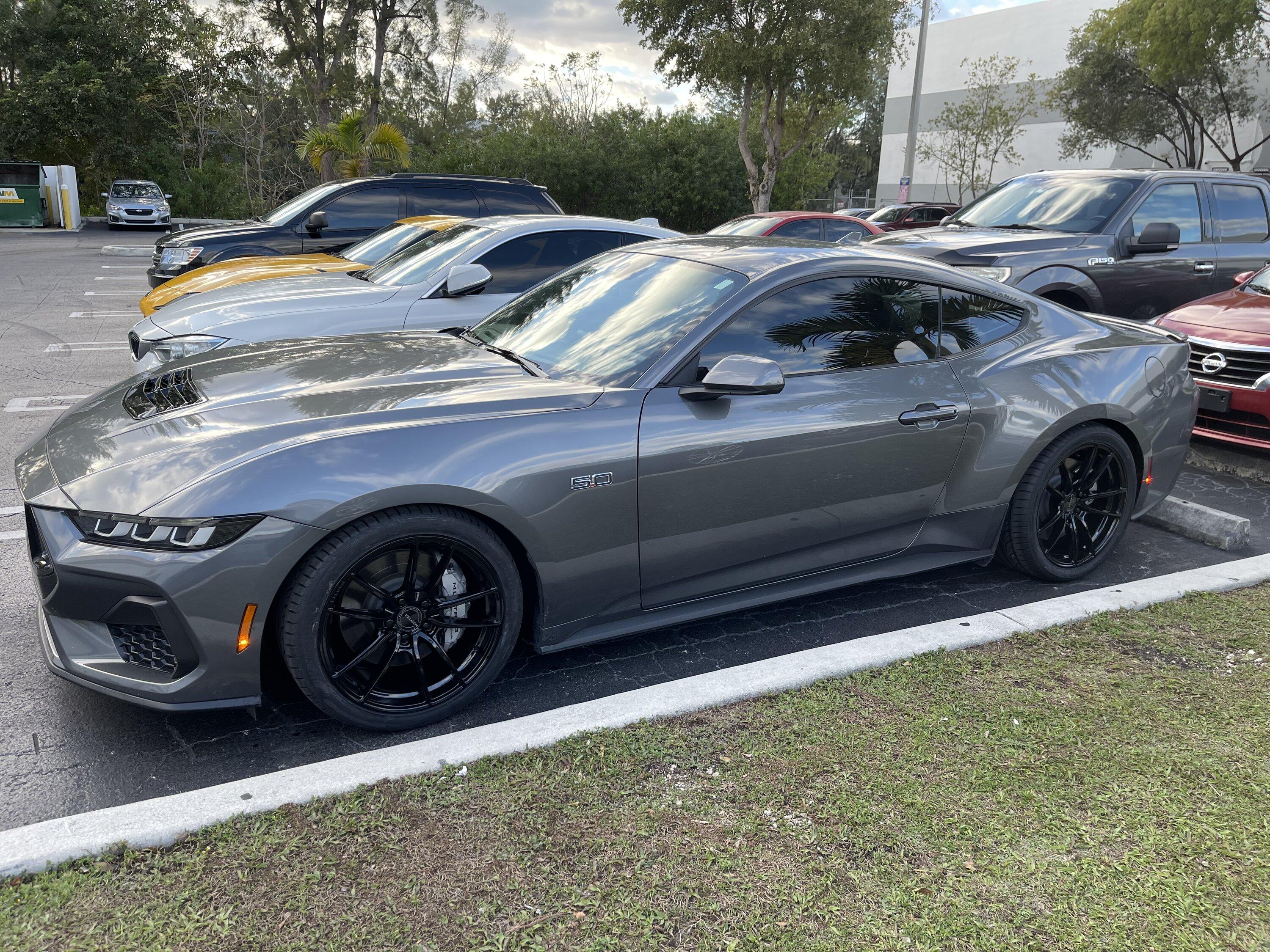 S650 Mustang Springs and wheels done finally! Steeda lowering springs + Velgen VF10 wheels IMG_9860