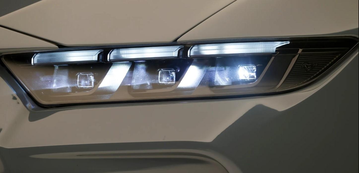 S650 Mustang Headlight close-up of S650 Mustang : a jem of a photo jem-