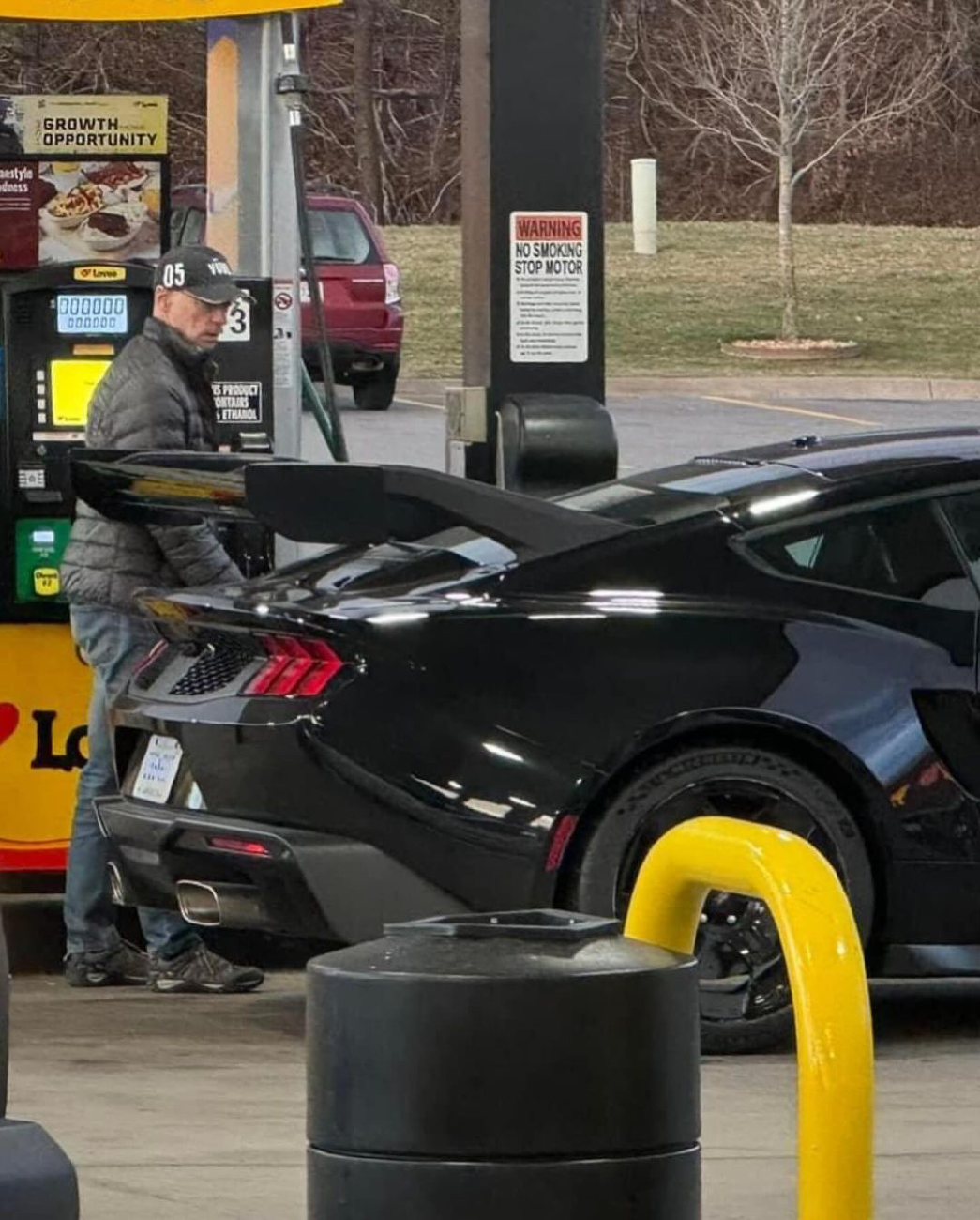 S650 Mustang Black Mustang GTD Spied at Public Gas Station mustang-gtd-spied-gas-station-4