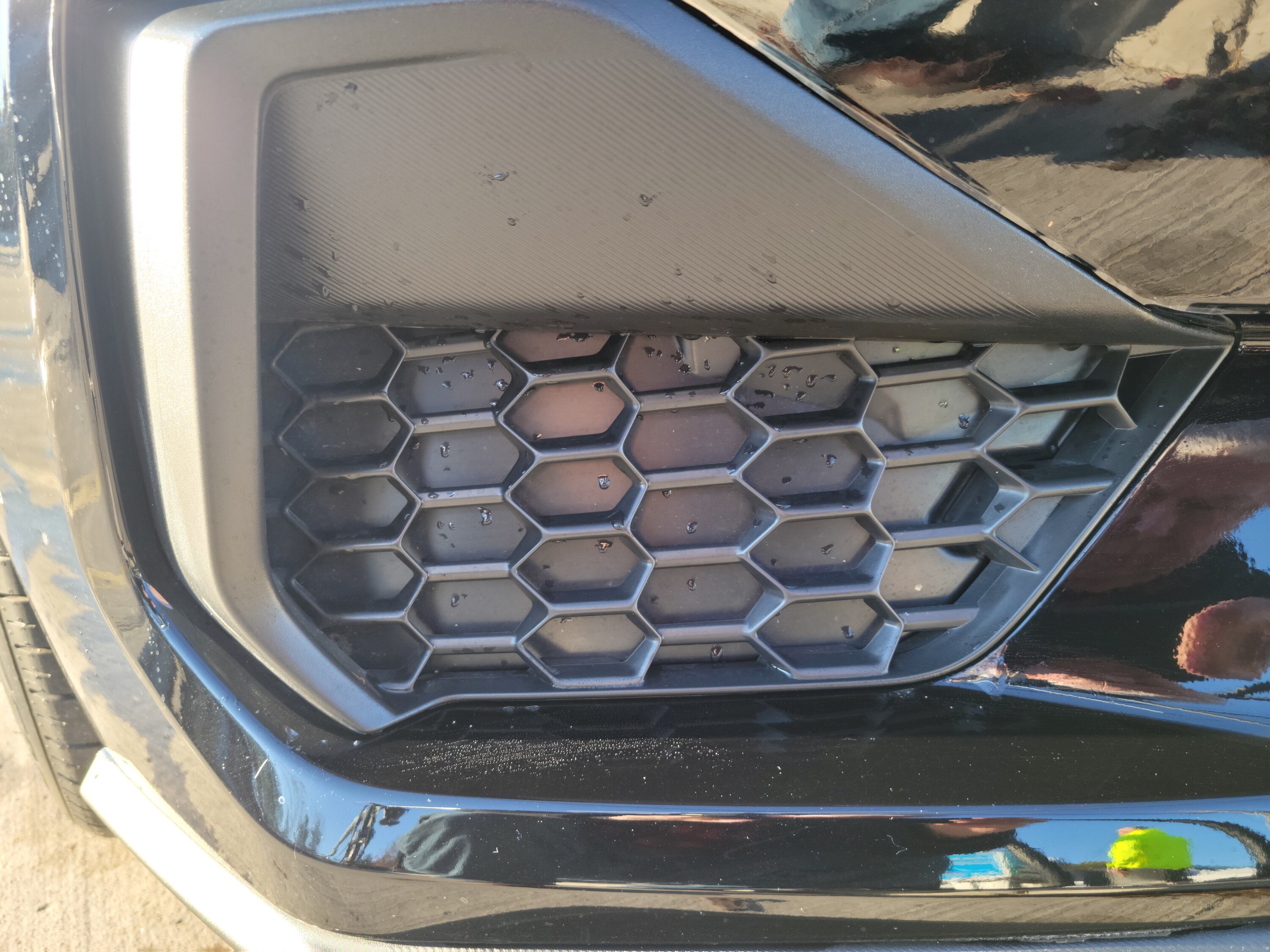 S650 Mustang Question on Performance Pack S650 vs. S550 passenger side grille closed off