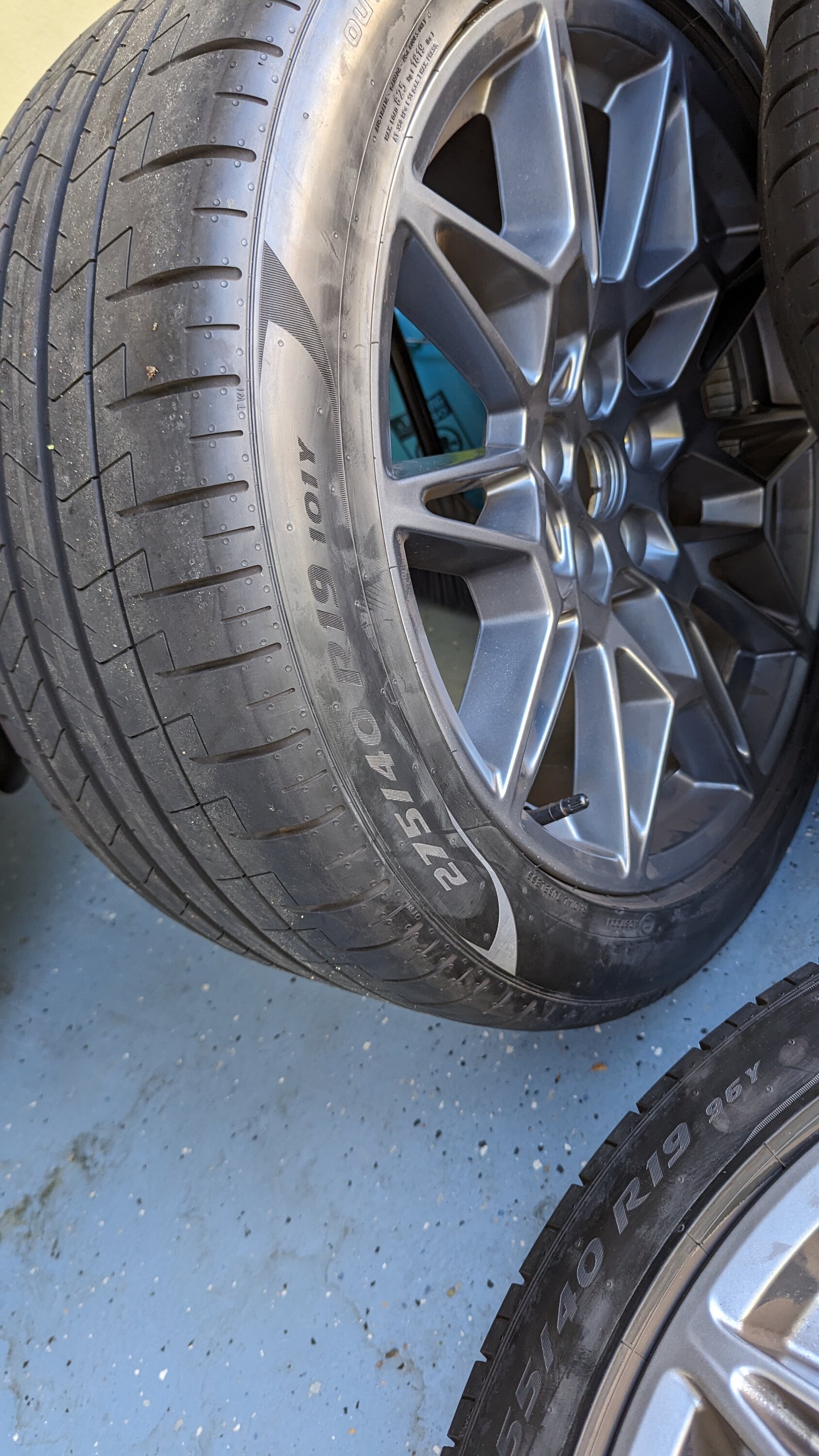 S650 Mustang 2024 mustang Pirelli PZero tires(PZ4) $500 pxl_20231122_192557836-jpg-