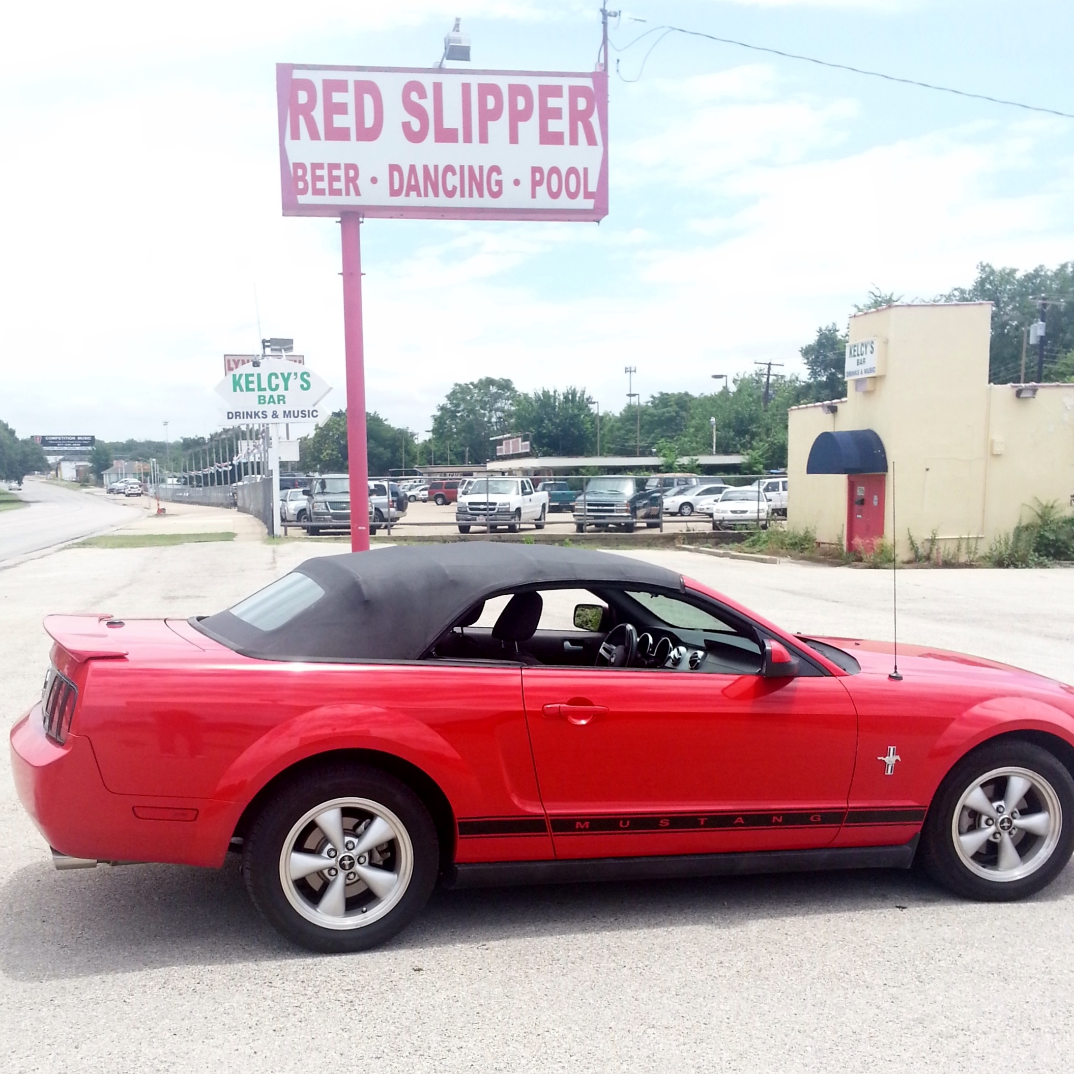 S650 Mustang 2.3L S650 base convertible red slipper