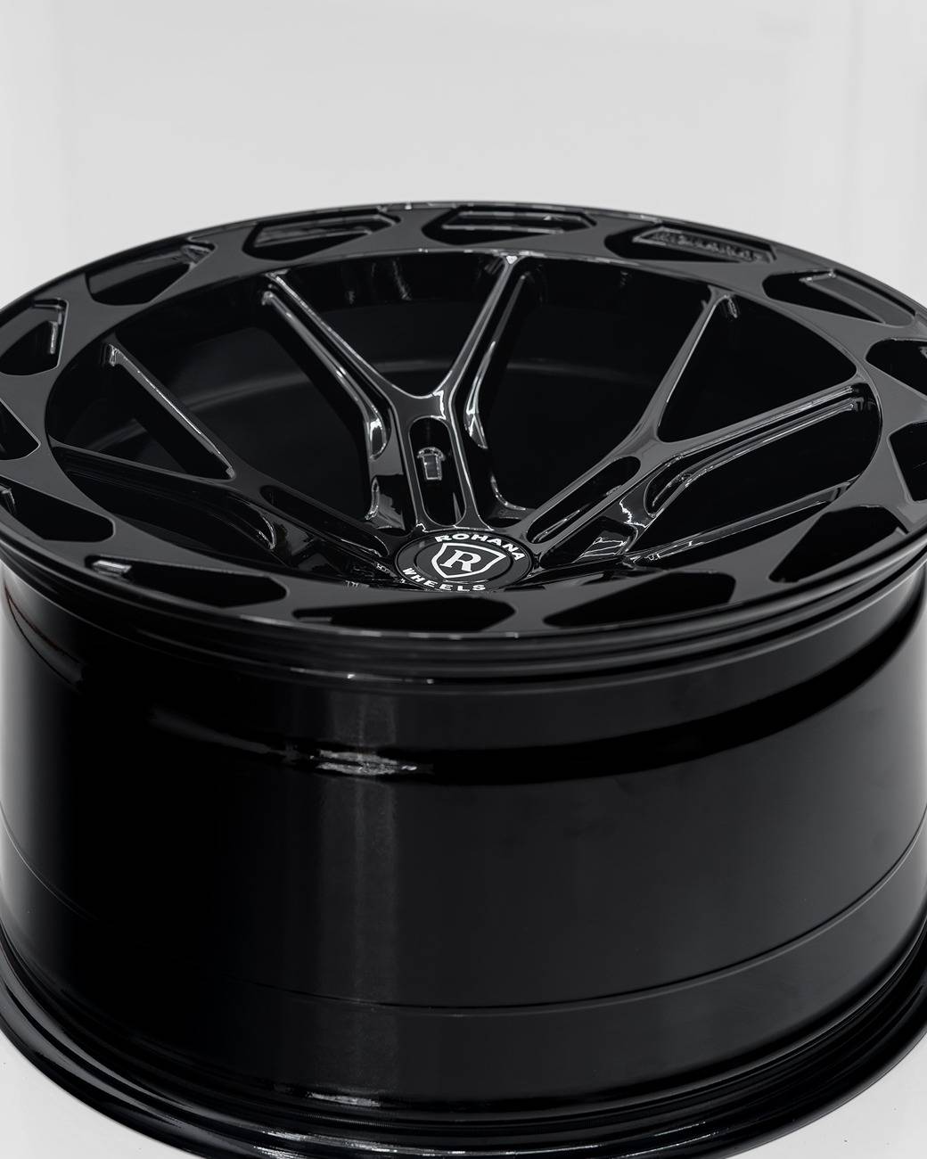 rohana-rfx19-gloss-black-wheels-2.jpg