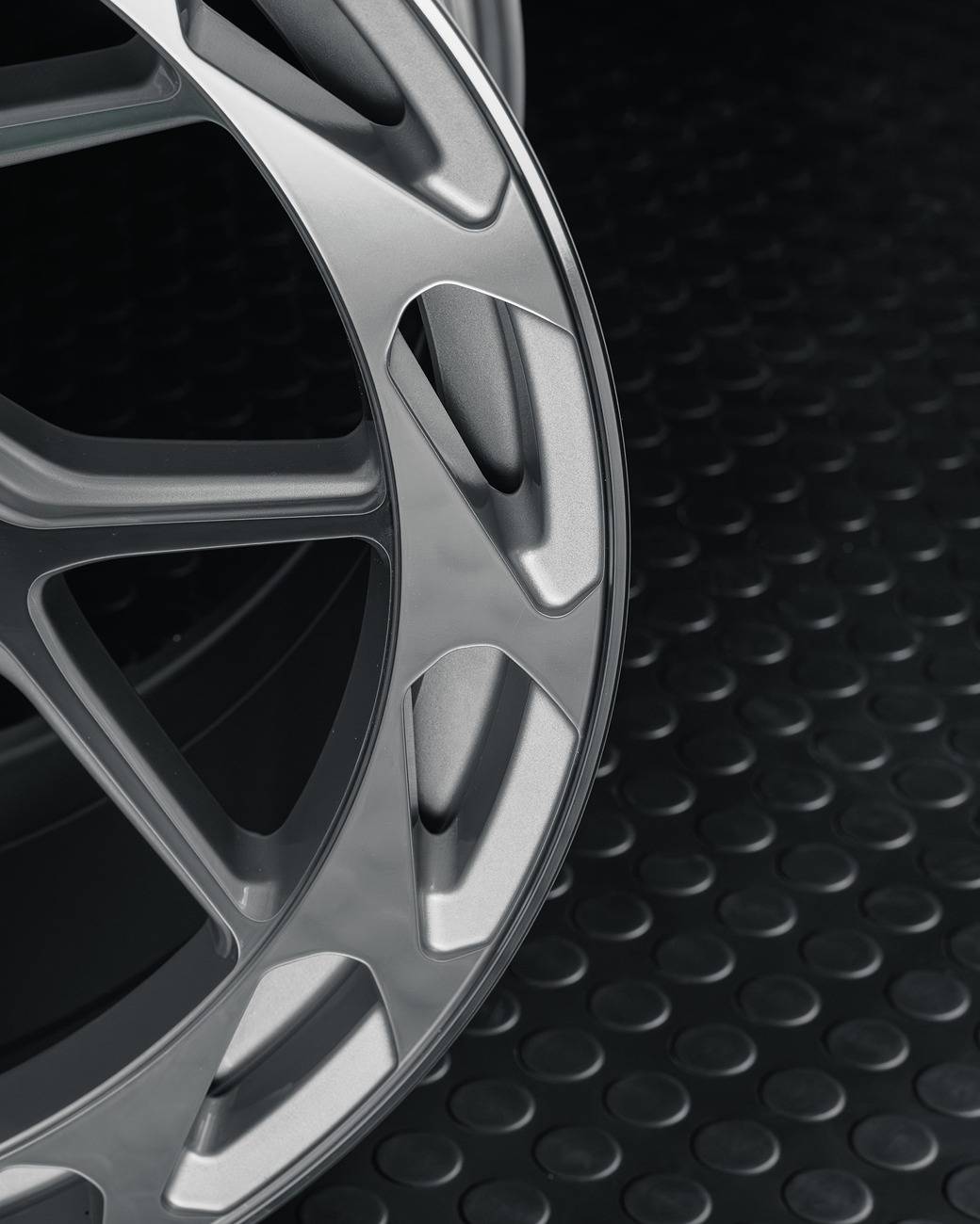 rohana-rfx19-machine-silver-wheels-1.jpg