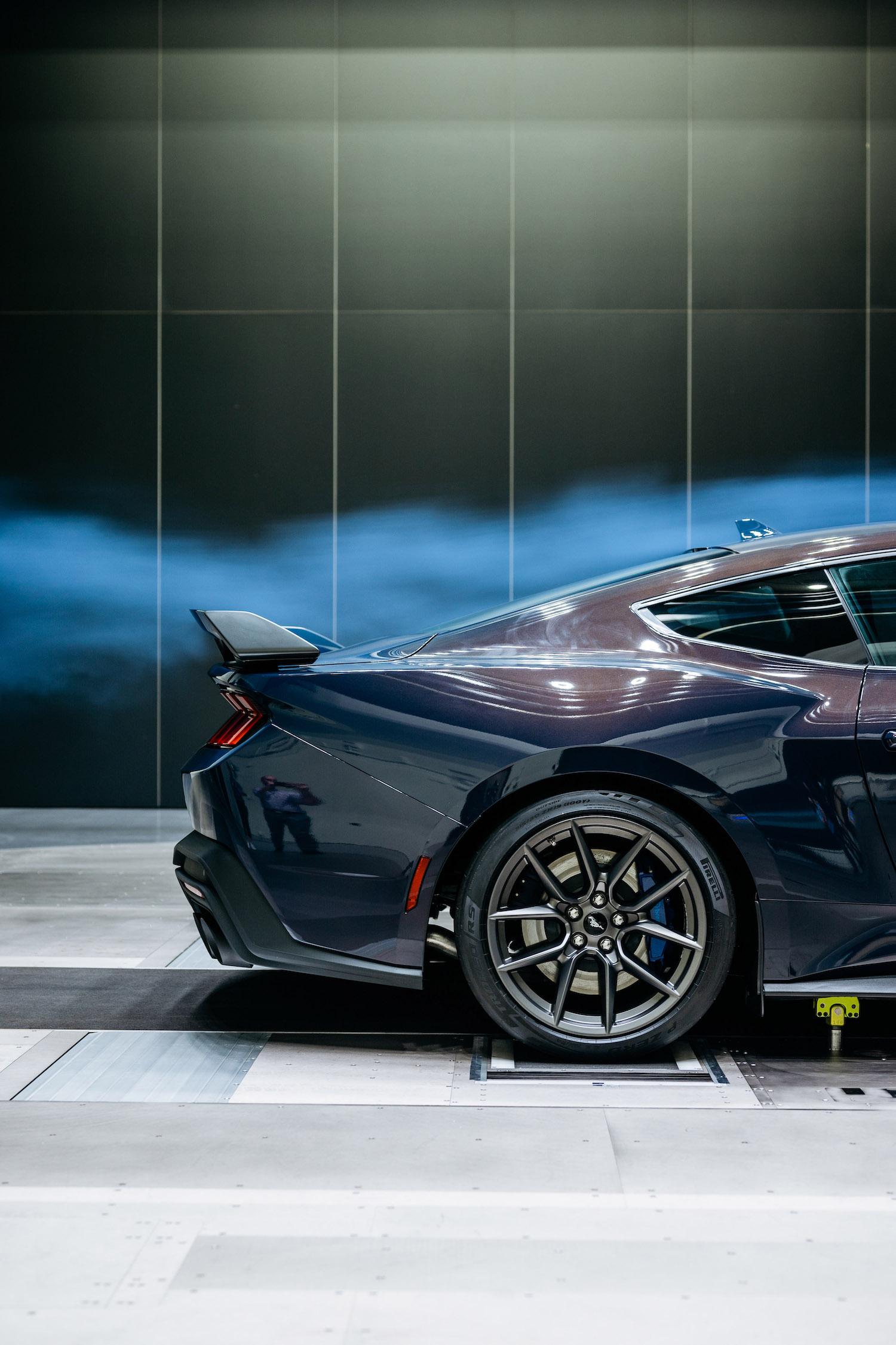 S650 Mustang Mustang Dark Horse Was Shaped by Ford's New Cutting Edge 200 MPH Wind Tunnel Rolling Road Wind Tunnel_Mustang Dark Horse_07