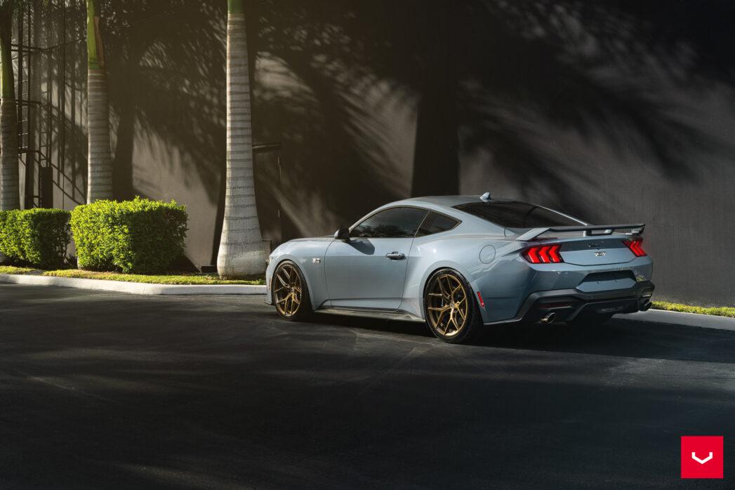 S650-Mustang-GT-Hybrid-Forged-Series-HF-5-©-Vossen-Wheels-2023-7-1047x698.jpg