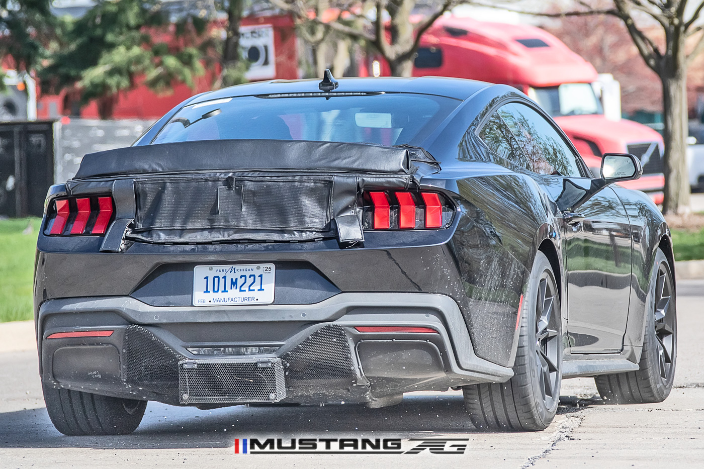 S650 Mustang 📸 Mustang GT3 Road-Version Prototype Spied Testing with Center-Exit Exhaust s650-mustang-variant-prototype-center-exit-exhaust-14