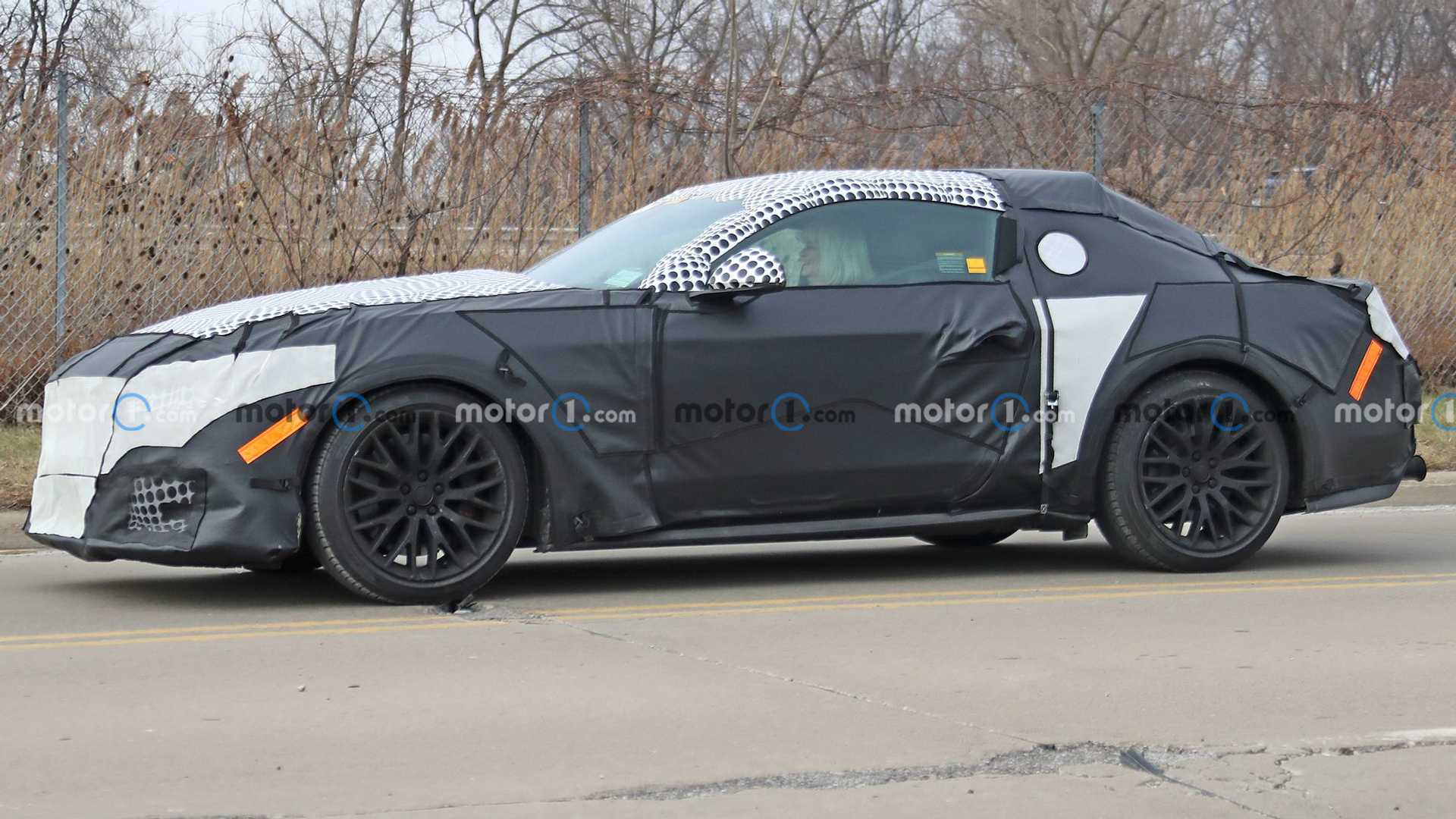 S650 Mustang 2024 Mustang GT S650 Prototype First SPY Sighting! 👀 S650 Prototype GT 1