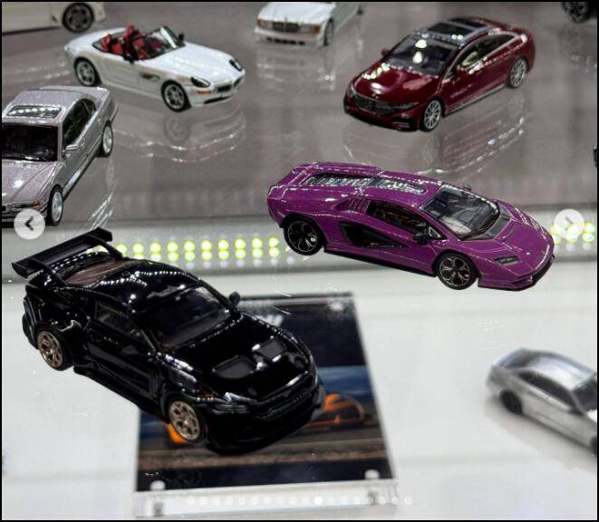 S650 Mustang First S650 2024 Ford Mustang Diecast! 1/18 Dark Horse in Carbonized Gray Screenshot 2025-04-18 105823