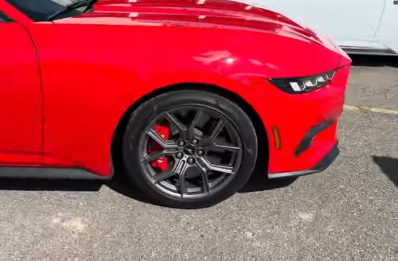 S650 Mustang GT wheels dark or silver? Screenshot_20230819_184650_YouTube