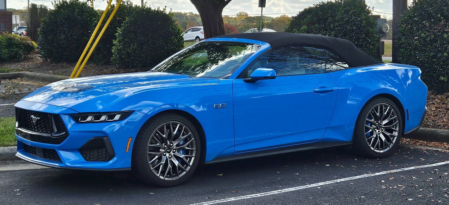 S650 Mustang Cool Daily Random S650 Mustang Pics -- Post Yours! 📸 Side_at_Store