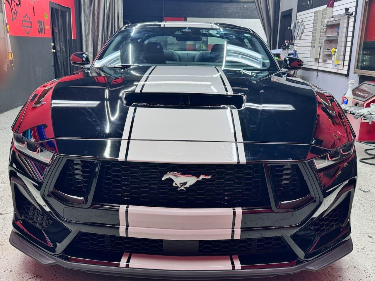 S650 Mustang It was time to stripe the car superstripe 1
