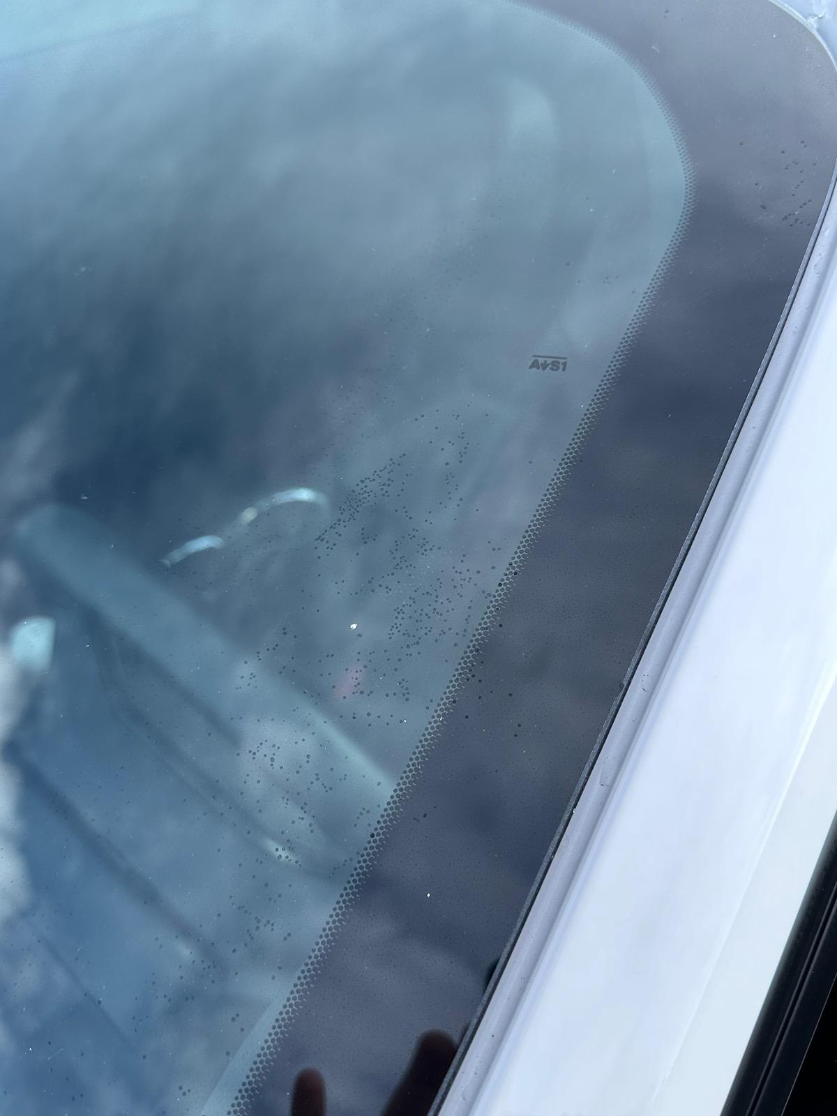 S650 Mustang Superficial Windshield Rock Chips tempImageNSDYh0