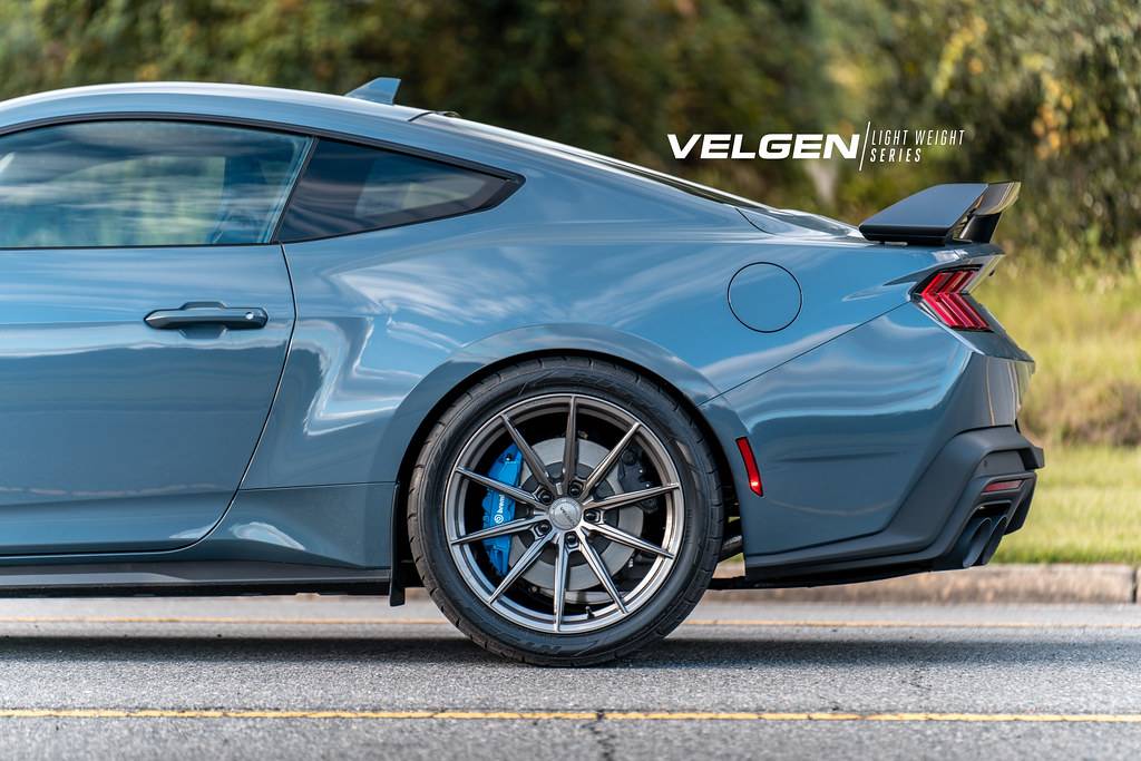 S650 Mustang Official Velgen Wheels S650 DarkHorse Thread Vapor Blue Darkhorse - VF10 - Gloss Gunmetal_10