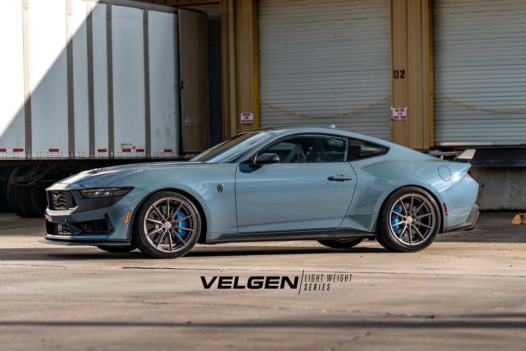 S650 Mustang Official Velgen Wheels S650 DarkHorse Thread Vapor Blue Darkhorse - VF10 - Gloss Gunmetal_2