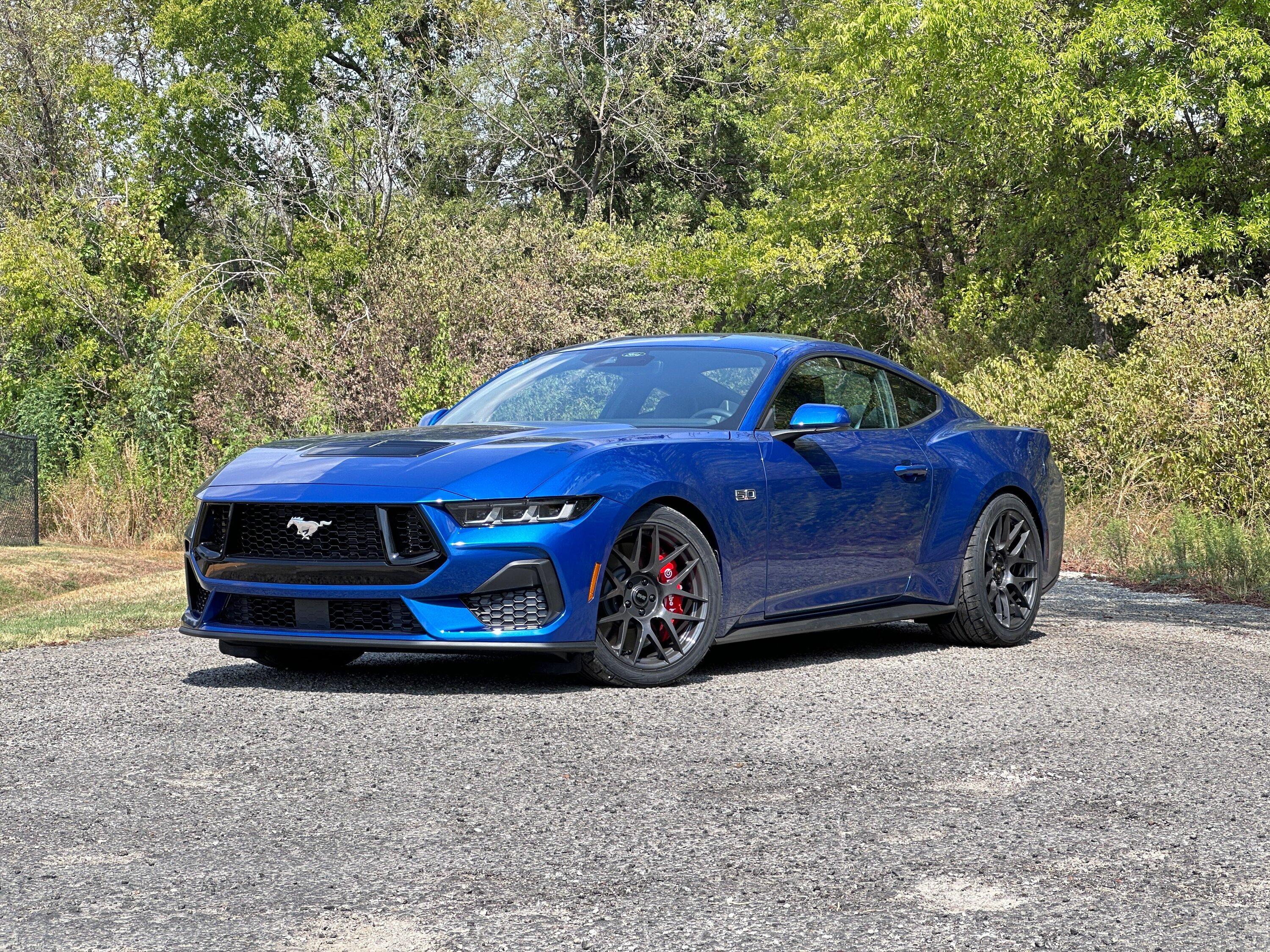S650 Mustang 2024 Atlas Blue Mustang GT On SVE R357 Wheels X-76mY7Z