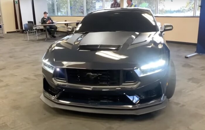 Video: Dark Horse S650 shown to assembly workers w/ headlights animation, cold start and revving sounds