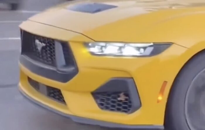 Rolling video of Yellow Splash Mustang GT (S650)