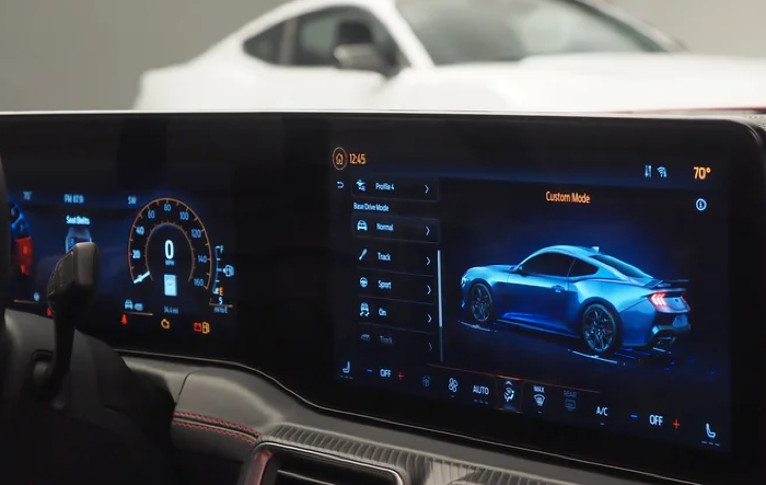 Hands-on reviews: digital gauge cluster, display screens, SYNC 4 -- which media are calling impressive