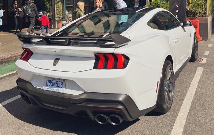 Media Gets First-Rides of Dark Horse 2024 Mustang at NYIAS Tomorrow
