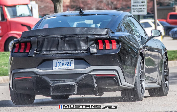 📸 Mustang GT3 Road-Version Prototype Spied Testing with Center-Exit Exhaust